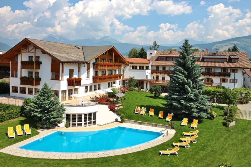 Hotel Langhof Natz-Schabs エクステリア 写真